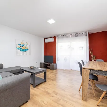 Apartamento Goleta Delfin Apartment *
